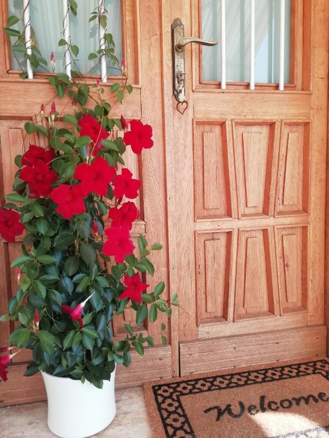 B&B La Casa Di Loretta Paderno Exterior photo